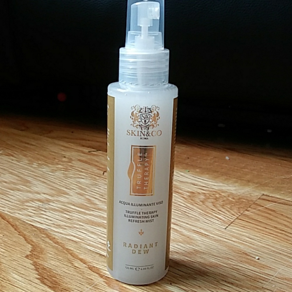 Primer or finishing spray radiant dew mist
